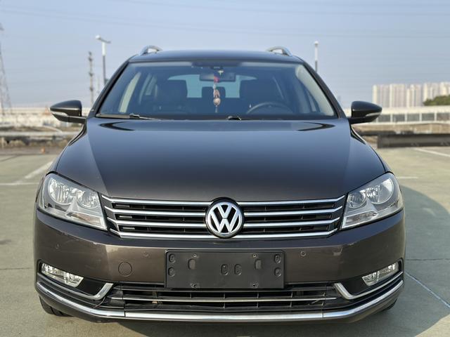 Volkswagen Magotan (imported)