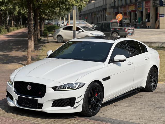 Jaguar XE