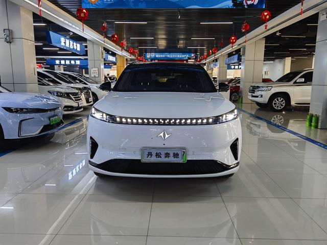 Dongfeng Eπ008