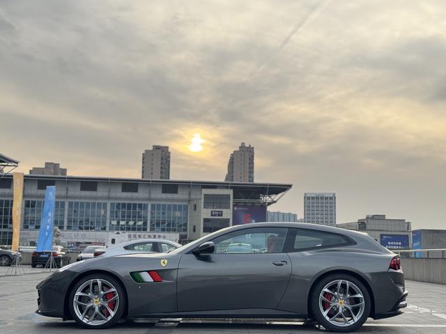 Ferrari GTC4Lusso