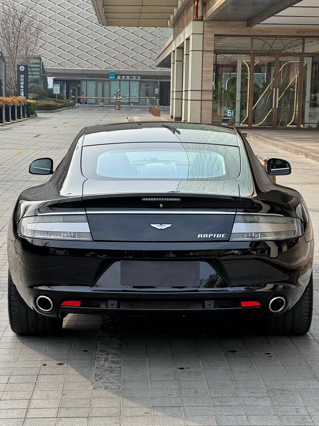 Aston Martin Rapide