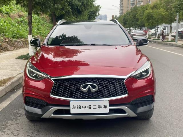 Infiniti QX30