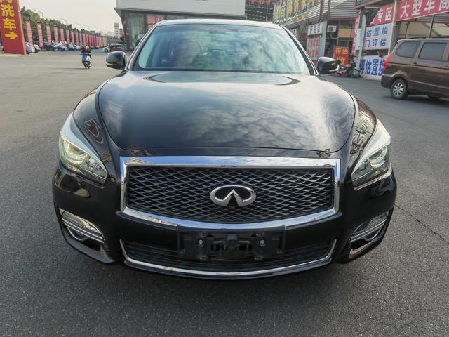 Infiniti Q70