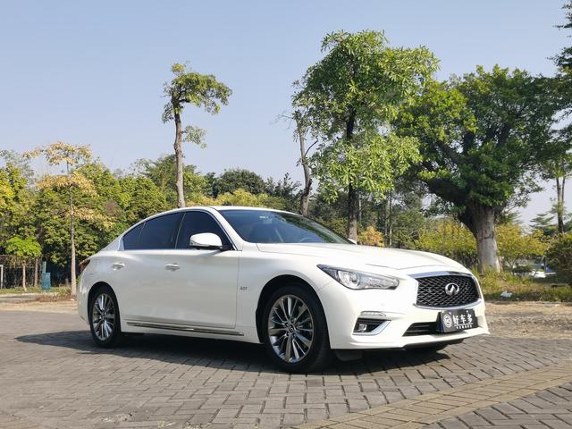 Infiniti Q50L