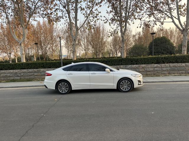 Ford Mondeo PHEV