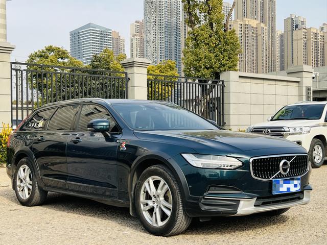 Volvo V90