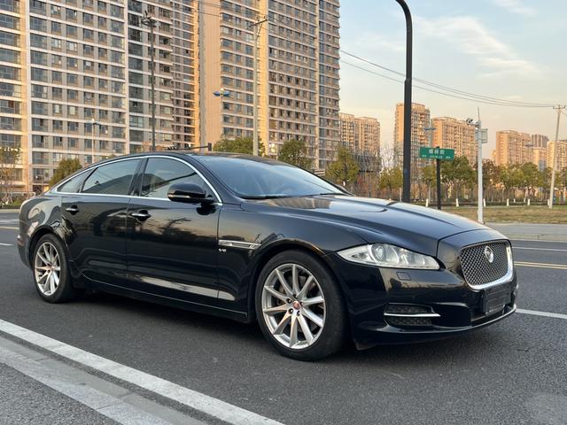 Jaguar XJ