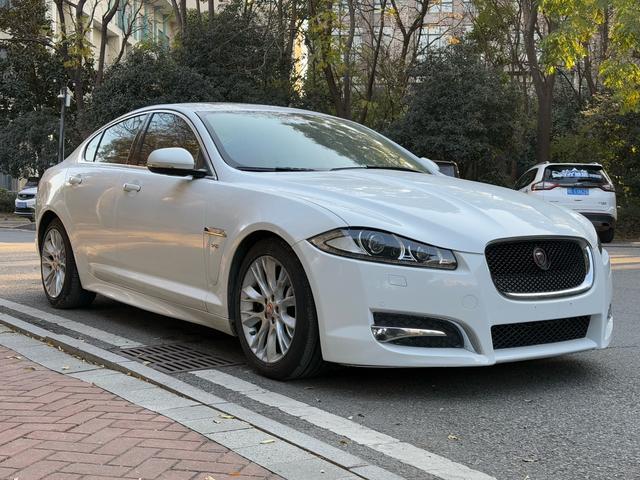 Jaguar XF