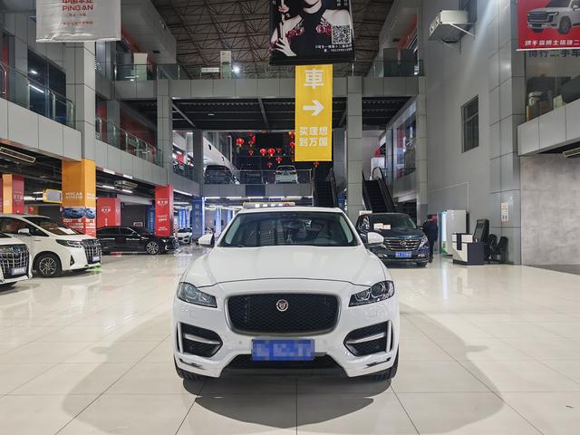 Jaguar F-PACE