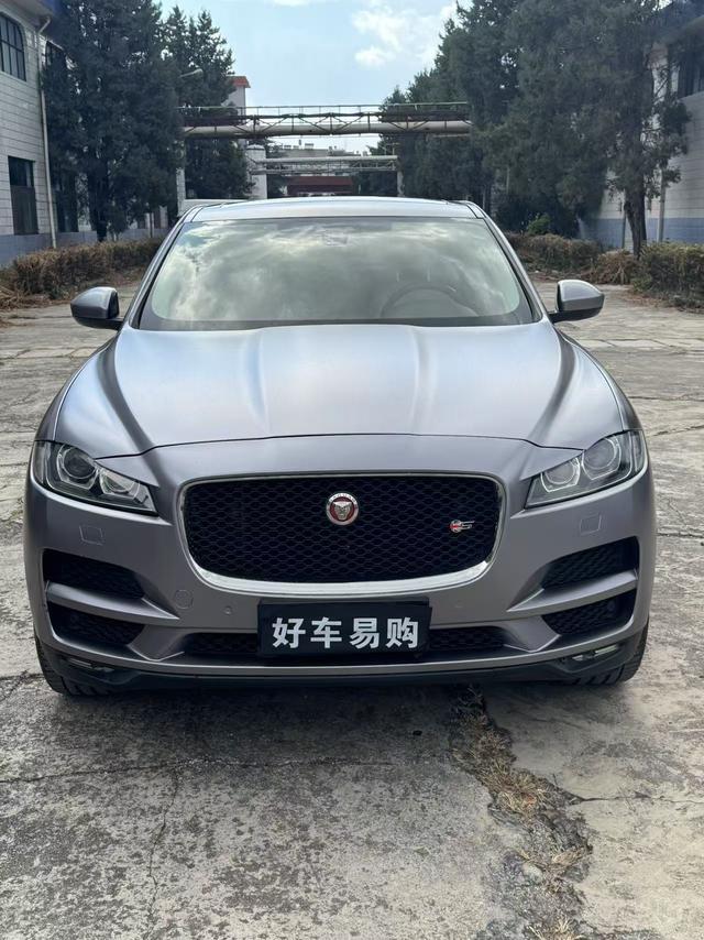 Jaguar F-PACE