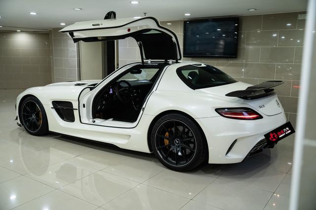 Mercedes-Benz SLS-Class AMG