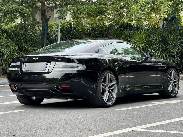 Aston Martin Virage