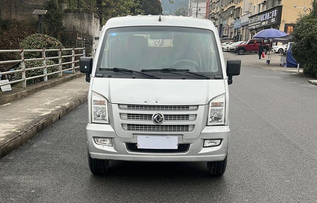 Dongfeng Xiaokang C37