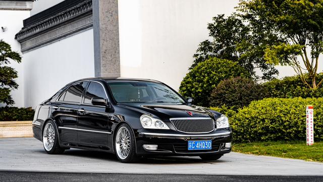 Hongqi Red flag flourishing