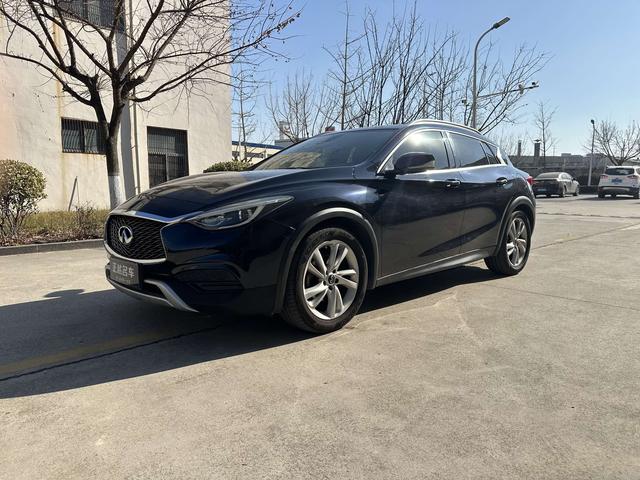 Infiniti QX30