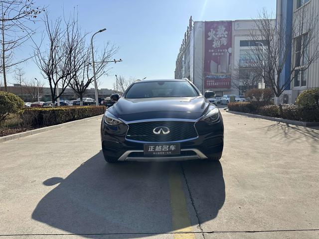 Infiniti QX30