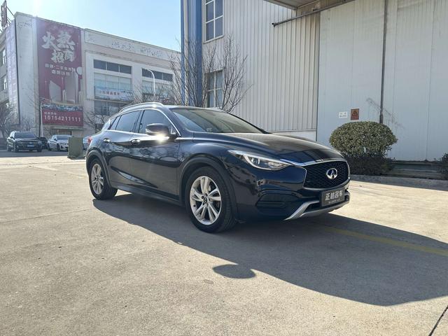 Infiniti QX30