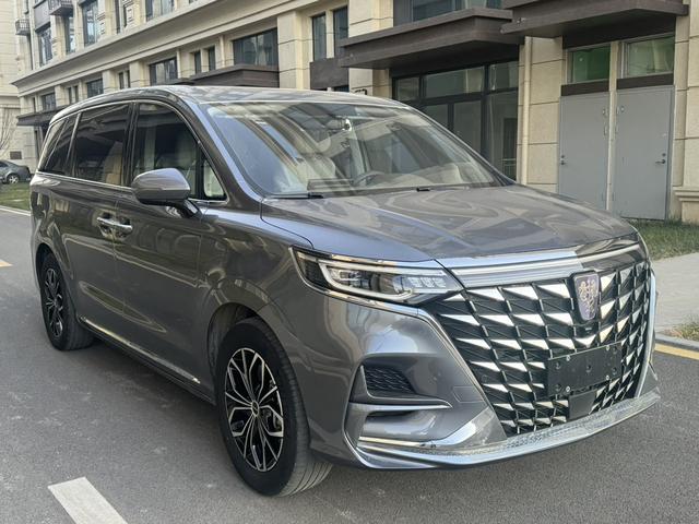 Roewe iMAX8 EV