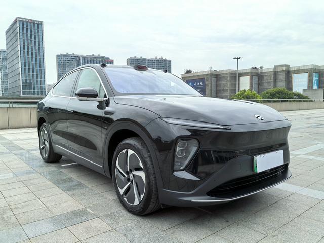 NIO EC7