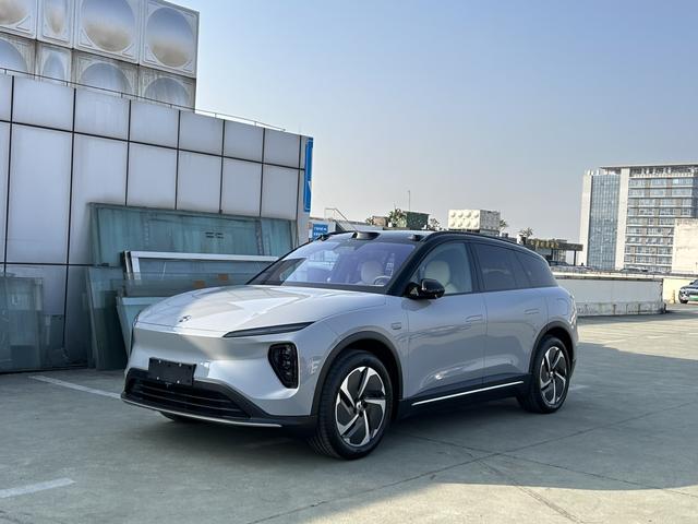 NIO ES6