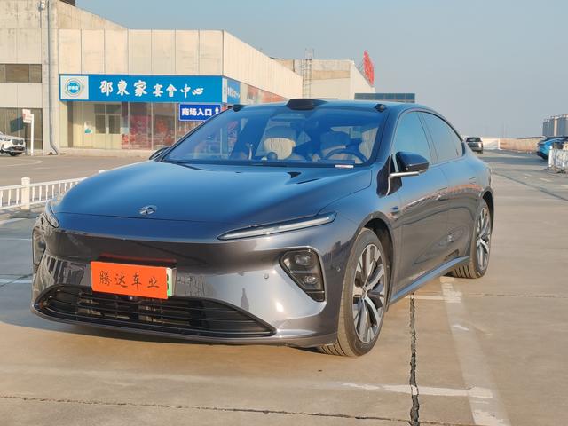 NIO ET7