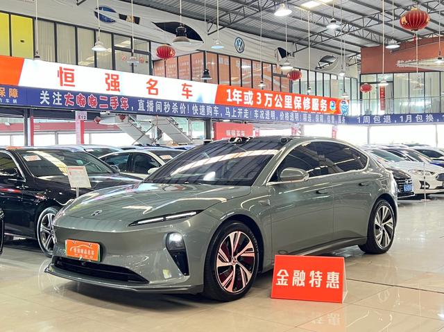 NIO ET5