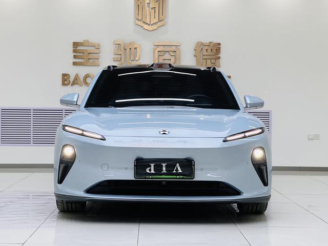 NIO ET5