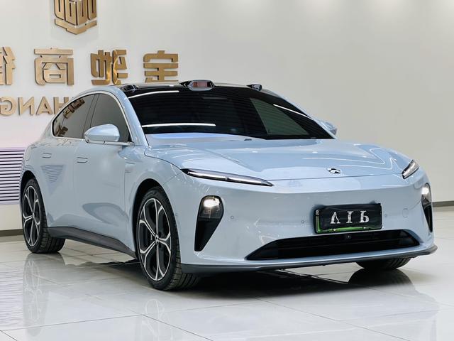 NIO ET5