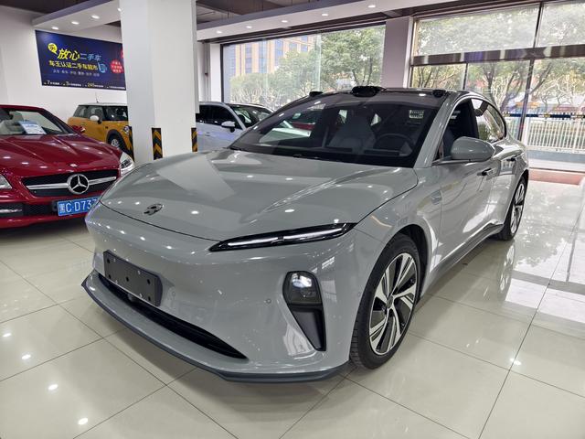 NIO ET5