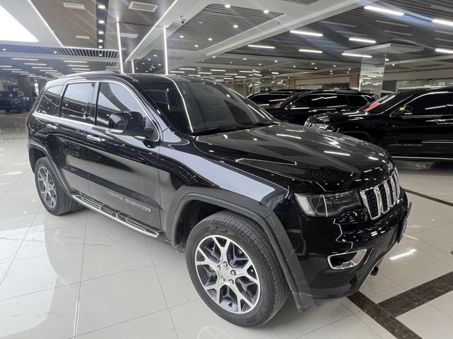 Jeep Grand Cherokee (imported)