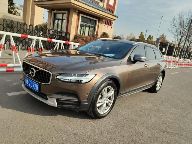 Volvo V90