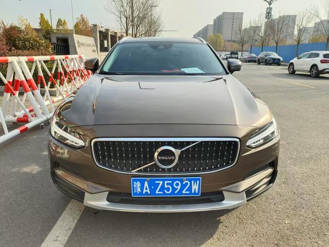 Volvo V90