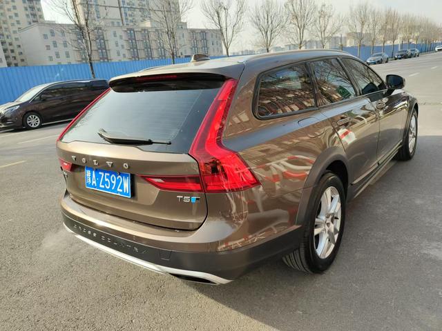 Volvo V90