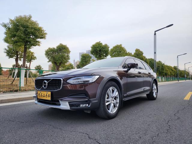 Volvo V90