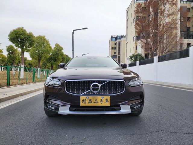 Volvo V90