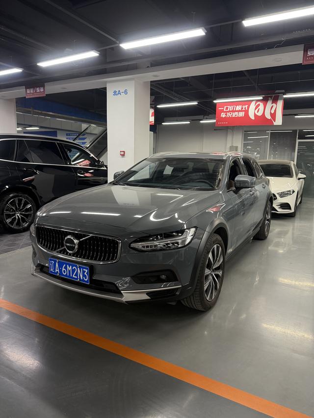 Volvo V90