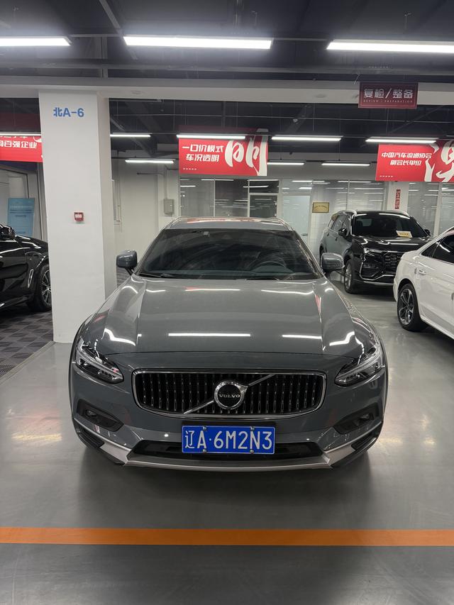 Volvo V90