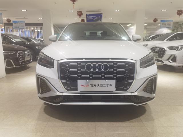 Audi Q2L