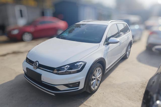 Volkswagen Golf (imported)