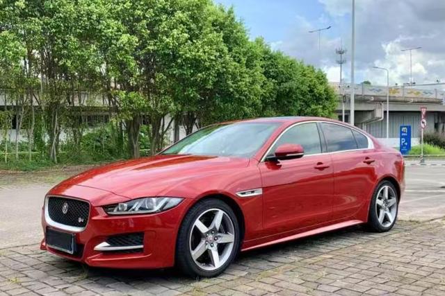 Jaguar XE