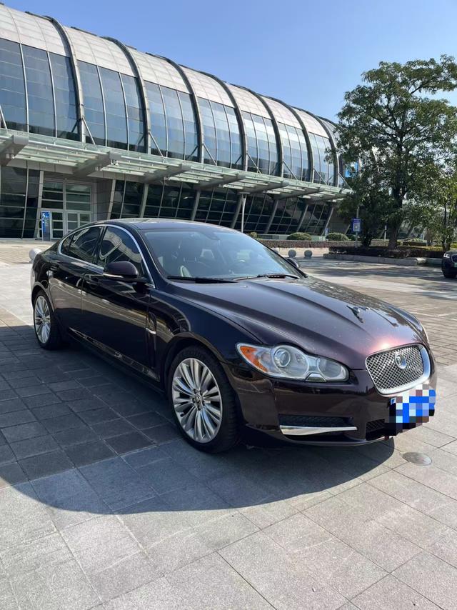 Jaguar XF