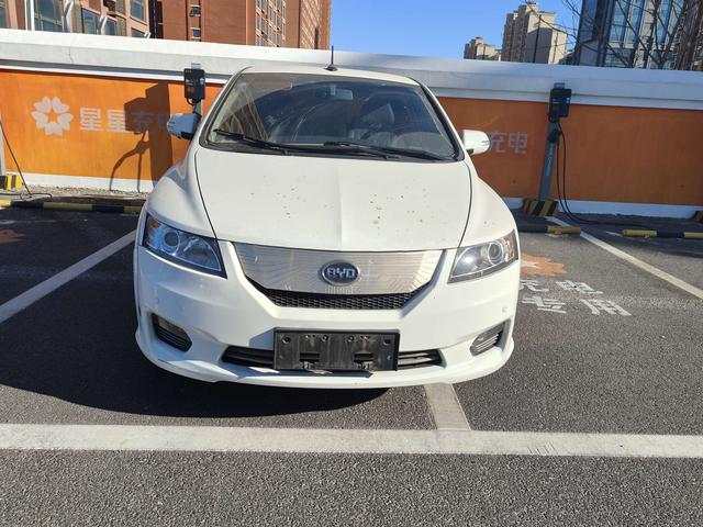 BYD e6