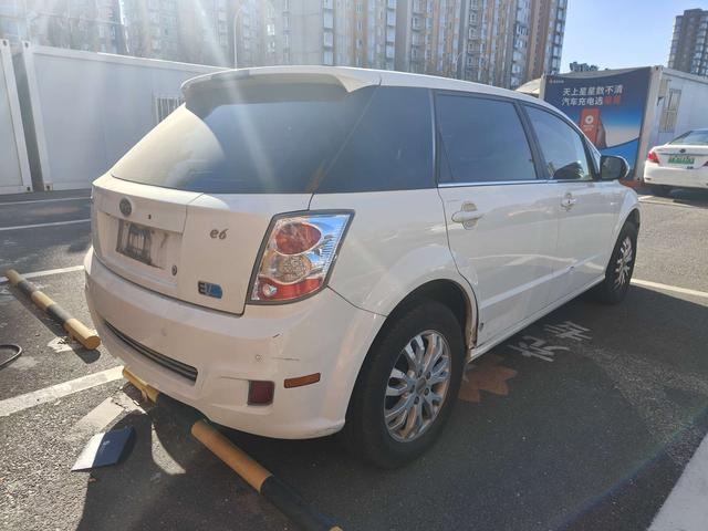 BYD e6