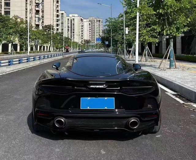 McLaren GT