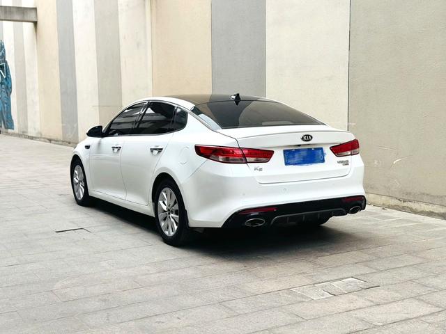 Kia K5