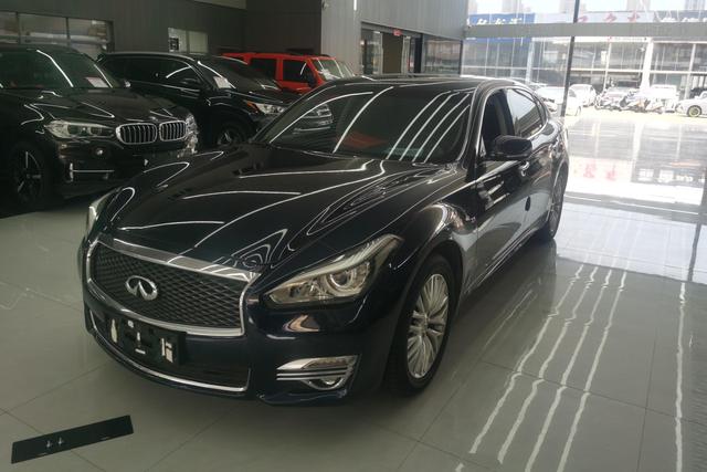 Infiniti Q70