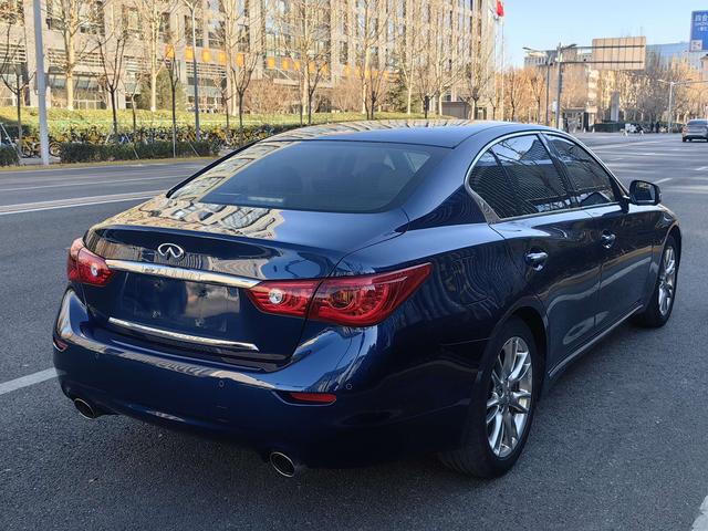 Infiniti Q50L