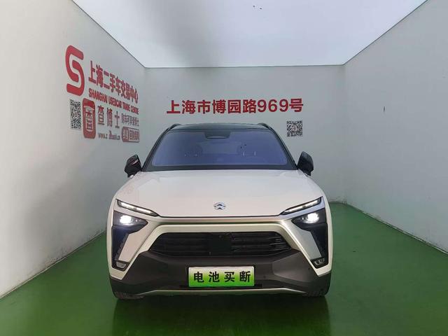 NIO ES8