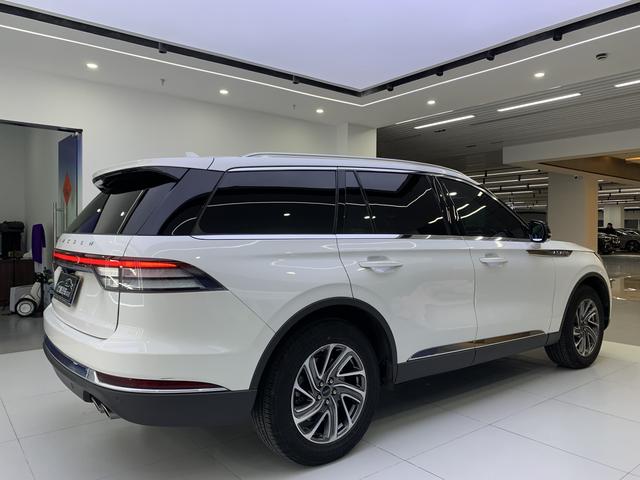 Lincoln Aviator