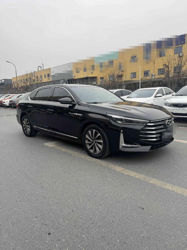 GAC Trumpchi GA8